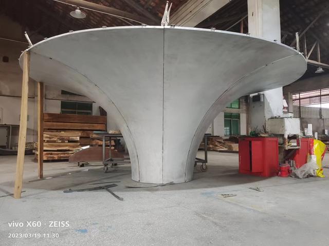 Trumpet-shaped aluminum panel Trumpet-shaped aluminum panel